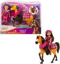 Mattel Spirit Untamed Miradero Festival Lucky Doll (7-in) com Vestido, Coroa Floral, Brush & Spirit Horse (8-in) com Long Mane, Floral Garland, Man blanket de cavalo, grande presente para idades 3 anos de idade e up