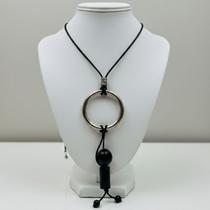 Maxi Colar Feminino Longo Preto em Resina e Fio de Seda Feito à Mão Assimétrico Maxi Colar Feminino Longo Preto em Resina e Fio de Seda Feito à Mão Assimétrico