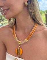 Maxi Colar Laranja com Pingente de Resina e Metal Banhado Maxi Colar Laranja com Pingente de Resina e Metal Banhado