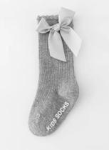 Meia bebê 5/8 com laço casual menina
