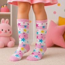 Meia Duck Galochita Menina Infantil com Desenhos Coloridos Cor:EstrelaTamanho:26/29Gênero:Feminino Meia Duck Galochita Menina Infantil com Desenhos Coloridos Cor:EstrelaTamanho:26/29Gênero:Feminino