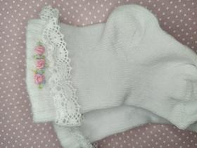 Meia Para Bebe Bordada A Mão