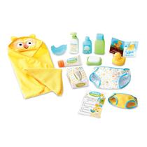 Melissa & Doug Mine to Love Changing & Bathtime Play Set for Dolls Fraldas, Shampoo Pretend, Wipes, Towel, More (19 pcs)