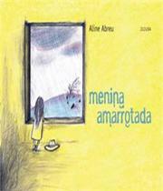 Menina amarrotada