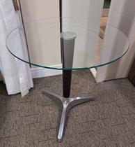 Mesa de Apoio com Vidro e Imbuia Pés Cromados Mesa de Apoio com Vidro e Imbuia Pés Cromados