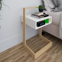 Mesa de apoio lateral na cor branca com detalhe amadeirado