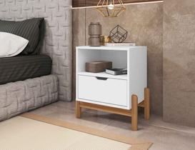 Mesa de Cabeceira 1 Gaveta 1 Nicho Pés em Madeirai Antares Branco - Rede Móveis Mesa de Cabeceira 1 Gaveta 1 Nicho Pés em Madeirai Antares Branco - Rede Móveis