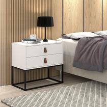 Mesa De Cabeceira Branco Estilo Industrial 2 Gavetas Puxador em Couro Base de Ferro Preto