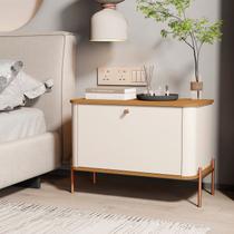Mesa de Cabeceira Curva 1 Porta Pés e Puxador em Metal 76cm 100% MDF Tucupí Bege