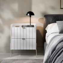 mesa de cabeceira em madeira mdf branca laqueada frente riscada moriah 45cm para quarto de casal estilo industrial
