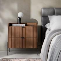 mesa de cabeceira em madeira mdf reforçada com 2 gavetas riscada design classico moriah 60cm pé e puxador preto