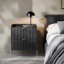 mesa de cabeceira estilo industrial grafite mdf para cama com 2 gavetas moriah 45cm