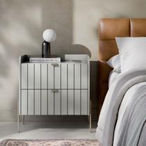 mesa de cabeceira estilo retro moriah 60cm para quarto grande 2 gavetas com frente riscada design classico atemporal