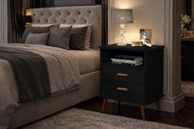 Mesa de Cabeceira Itália com 2 Gavetas Nicho e Pés Palito em Madeira - Cores Diversas Mesa de Cabeceira Itália com 2 Gavetas Nicho e Pés Palito em Madeira - Cores Diversas