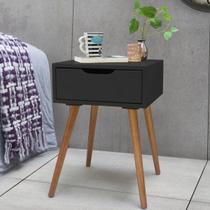 Mesa de Cabeceira Retrô