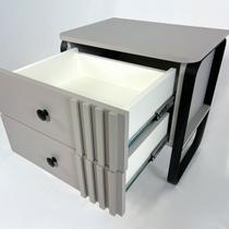 Mesa de cabeceira Roma- Duas gavetas com pés metálico preto Mesa de cabeceira Roma- Duas gavetas com pés metálico preto