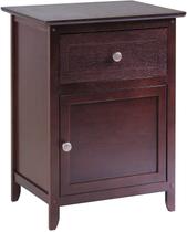 Mesa de cabeceira Winsome Wood Brown 63,5x48x38cm com gaveta e armário Mesa de cabeceira Winsome Wood Brown 63,5x48x38cm com gaveta e armário