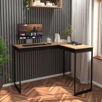Mesa de Canto em L Industrial Tampo Madeira Estrutura Preta para Aproveitar Melhor Espaços Compactos Mesa de Canto em L Industrial Tampo Madeira Estrutura Preta para Aproveitar Melhor Espaços Compactos