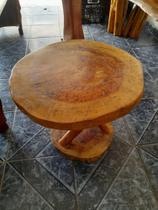 Mesa de centro em madeira maciça