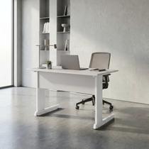 Mesa de Escritório com Pés de Ferro 120x60cm Studio Branco/Cristal Mesa de Escritório com Pés de Ferro 120x60cm Studio Branco/Cristal
