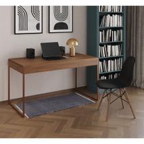 Mesa de Escritório Industrial Malta Amêndoa 137x53cm Base Cobre com 1 Cadeira Preta Eames Eiffel Mad