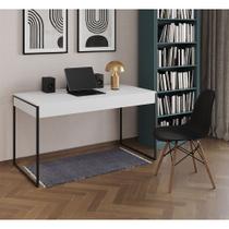 Mesa de Escritório Industrial Malta Branca 137x53cm Base Ferro Preto com 1 Cadeira Preta Eames Eiffe