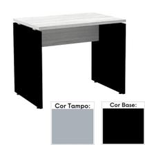 Mesa de Escritório Pé Painel PE25 em MDP 134 x 60 cm Cinza com Base Preta Mesa de Escritório Pé Painel PE25 em MDP 134 x 60 cm Cinza com Base Preta