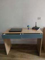 Mesa de estudos em MDF DURATEX medindo 1.10 x 80 A x 45 P