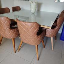 Mesa de jantar 140x140 com 6 cadeiras