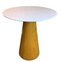 Mesa de Jantar Cone 70 cm Base Madeira Freijó Tampo Laca Branca Mesa de Jantar Cone 70 cm Base Madeira Freijó Tampo Laca Branca