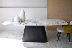 Mesa de Jantar Cone Retangular 198x122cm Base Ébano Mesa de Jantar Cone Retangular 198x122cm Base Ébano