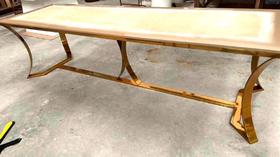 Mesa De Jantar Metal Dourado Tampo Fino Acabamento Luxuoso