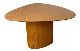 Mesa de jantar organica amadeirada 1,30