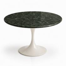 Mesa de Jantar Saarinen Redonda 140 cm Tampo Mármore Verde Guatemala Base Laca Branca Mesa de Jantar Saarinen Redonda 140 cm Tampo Mármore Verde Guatemala Base Laca Branca