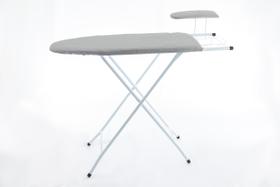 Mesa de passar aço line c/ tecido metalizado e c/ passa mangas Mesa de passar aço line c/ tecido metalizado e c/ passa mangas