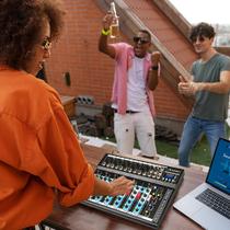 Mesa de Som 7 Canais Profissional Equalizador Bluetooth Usb Placa de Som Interface de Áudio Mixer Mesa de Som 7 Canais Profissional Equalizador Bluetooth Usb Placa de Som Interface de Áudio Mixer