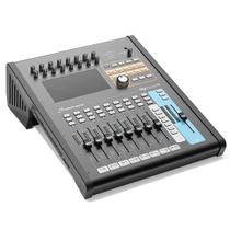 Mesa digital de 18 canais expansivel Mesa digital de 18 canais expansivel