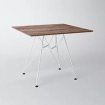 Mesa Eiffel Quadrada 90cm Tampo De Madeira Amendôa Com Base De Ferro Branco