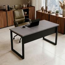 Mesa Escritório Escrivaninha 140cm x60cm Pés em Metal Tampo 100% MDF Industrial Executive Cinza/Sagrado/Preto Mesa Escritório Escrivaninha 140cm x60cm Pés em Metal Tampo 100% MDF Industrial Executive Cinza/Sagrado/Preto