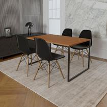 Mesa Industrial Base de Ferro Preto Tampo 137x90 Canela 4 Cadeiras Eames Madeira Assento Preto
