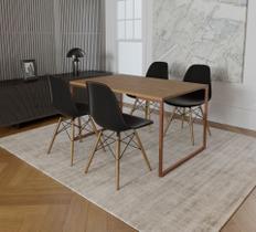 Mesa Industrial Base Ferro Cobre Tampo 137x90 Amêndoa 4 Cadeiras Eames Madeira Assento Preto