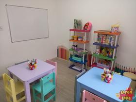 Mesa infantil com 1 cadeira @loren.loke indicada ate 4 anos