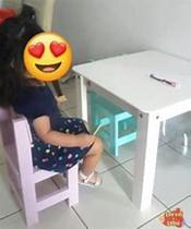 Mesa infantil com 1 cadeira mdf Mesa infantil com 1 cadeira mdf