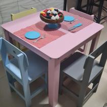 Mesa infantil com 4 cadeiras indicada ate 4 anos Mesa infantil com 4 cadeiras indicada ate 4 anos