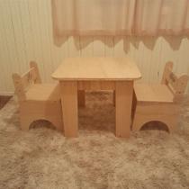 Mesa Infantil em Madeira com Duas Cadeiras - Ideal para Brincadeiras e Estudos Mesa Infantil em Madeira com Duas Cadeiras - Ideal para Brincadeiras e Estudos