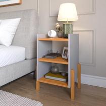 Mesa Lateral Apoio Quarto Sofia Com Prateleiras Moderna Pé Em Madeira Maciça Mesa Lateral Apoio Quarto Sofia Com Prateleiras Moderna Pé Em Madeira Maciça
