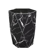 Mesa lateral Dara Acme Furniture con superficie hexagonal de vidrio negro