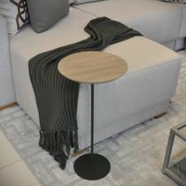 Mesa Lateral KARLA - BAIXA, tampo redondo Itapuã e base Verde Oliva.