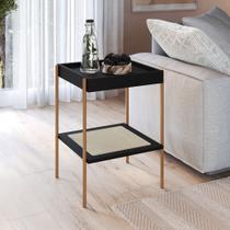 Mesa Lateral Laís Quadrada c/ Prateleira 43cm Palhinha Pé Metal Boho Móvel na Caixa Mesa Lateral Laís Quadrada c/ Prateleira 43cm Palhinha Pé Metal Boho Móvel na Caixa