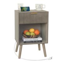 Mesa lateral Mesa de cabeceira de madeira cinza completa com estação de carregamento